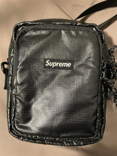 fw17 supreme bag i bought on impulse just trying to see if its